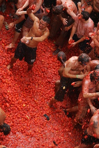 The Tomatina Tomato-throwing Festival of the Spanish   - ảnh 2